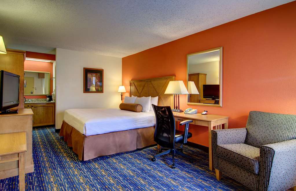 Taco Bell offers fans a first observe its signature Palm Springs hotel